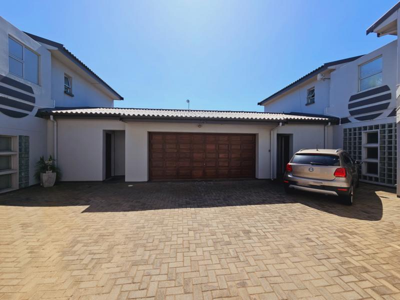 5 Bedroom Property for Sale in Jeffreys Bay Eastern Cape